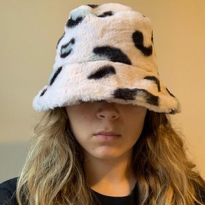 Accessories - New faux fur bucket bat Accessories - New faux fur bucket bat